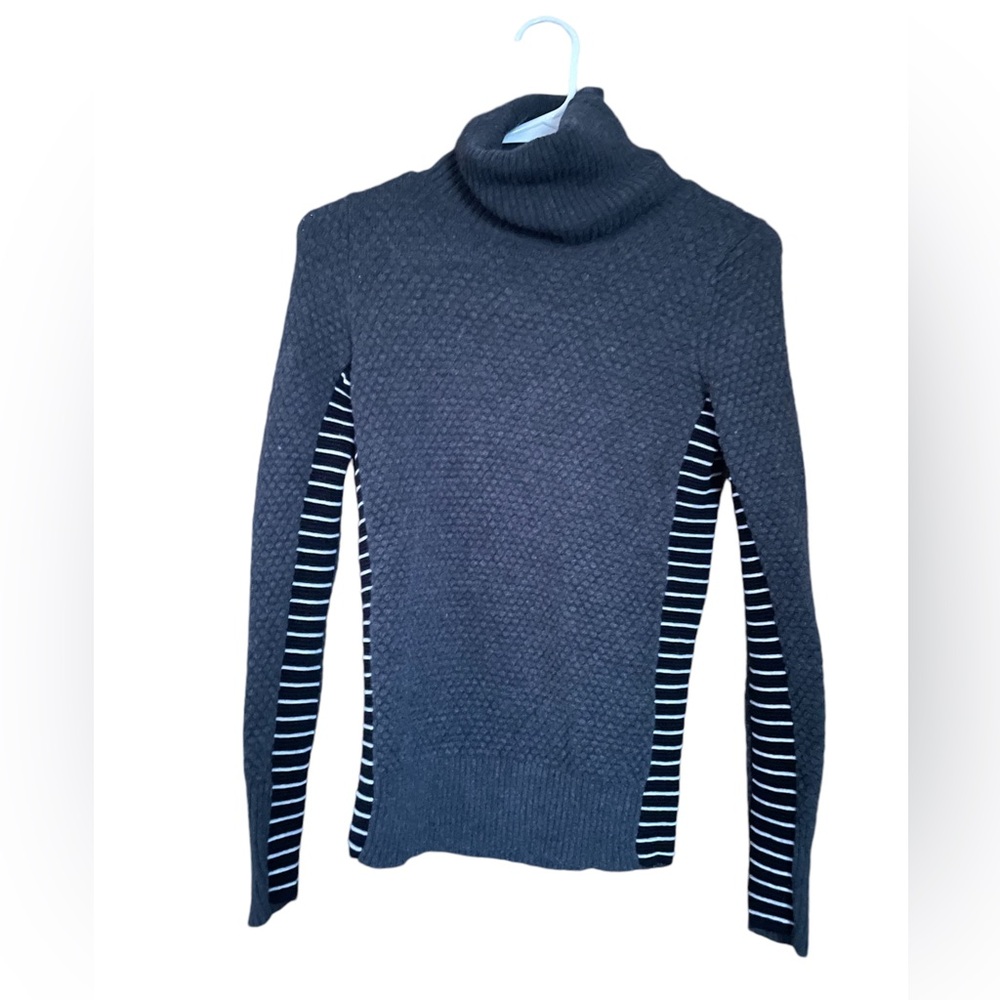 Athleta Sweater XS Merino Wool Stripe Gray Turtleneck Pullover Chunky Knit
